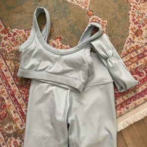 ALO Yoga Matching Set